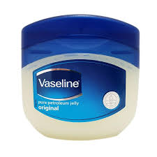 Belum lagi, harga lip balm ini cukup terjangkau. Vaseline Pure Petroleum Jelly Made In India Pelembab Bibir 50 Ml Terbaru Juli 2021 Harga Murah Kualitas Terjamin Blibli