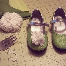These easy diy tinkerbell shoes are perfect for a tinkerbell costume, or for a day of walking around your favorite disney park. Tinkerbell Costume For A Michigan Halloween A Jennuine Life
