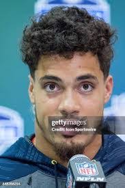 Donovan Riley's Instagram, Twitter & Facebook