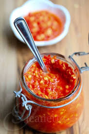 Fresh Thai Chili Garlic Sauce Recipe Video Rezept In 2020 Homemade Hot Sauce Hot Sauce Recipes Recipes With Chili Garlic Sauce