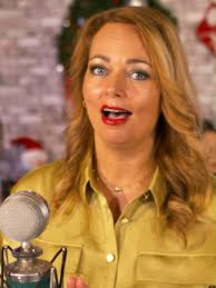 Ave Maria: Beautiful Soprano Performance for Christmas