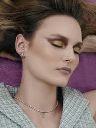 Shaping Light: A Modern Ode to Feminine Sophistication