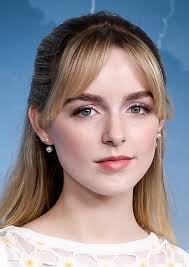 Fan Casting Lia McHugh as Kyla Pierce in DSM