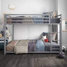 Tempat tidur tingkat alternatif ranjang buatmu yang nggak mau tidur berdua tapi mesti satu kamar. 8 Inspirasi Tempat Tidur Tingkat Yang Nggak Bikin Sumpek Kamar Malah Ada Ruang Sisa Buat Rak