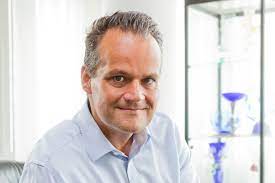 Hij is nu voor vier jaar aangesteld. Jan Kees De Jager Startups Laten Een Olifant Als Kpn Dansen Vno Ncw
