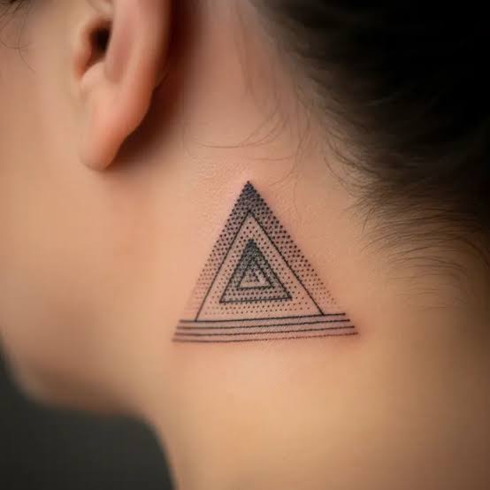 15 Behind the Ear Tattoo Ideas for Women - Artistic Haven