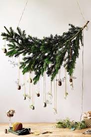 Les Tendances De Noel 2020 Deco Couleurs Sapin Cadeaux Table De Noel Decoration Noel Deco Noel Deco Noel Branche
