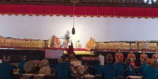 Apa manfaat wayang bagi pengembangan warisan budaya? Apa Manfaat Wayang Bagi Pengembangan Warisan Budaya