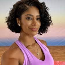 Delia Esposito's Instagram, Twitter & Facebook