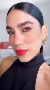 Si quieres, puedes ❤️ GRWM Middle Part Low Bun