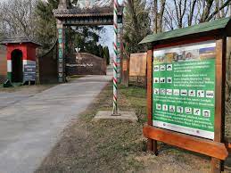 A 4 hektár területén elhelyezkedő park a pihenést, a sportot szolgálja. Rolunk Kiralyszallas Nagy Magyarorszag Park