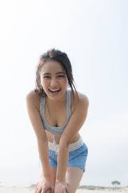 岡田結実、ファースト写真集の発売決定！17歳の誕生日に合わせた4月15日（土）発刊！｜株式会社東京ニュース通信社のプレスリリース