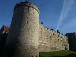 It is strongly associated with the english and succeeding british royal family. Hd Wallpaper Windsor Castle England Tower Berkshire Historical Queen Wallpaper Flare