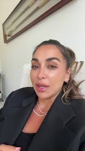 Danielle Lemmon's Instagram, Twitter & Facebook