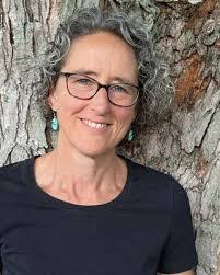 Laura Karn's Instagram, Twitter & Facebook