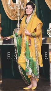 Pin By Fashion Isra Khan On Fashion Pakistani Wedding Outfits Designer Party Wear Dresses Pakistani Bridal Dresses