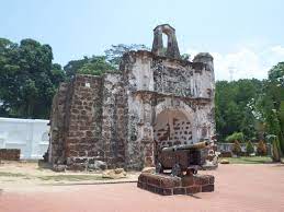 A famosa terletak di bandar hilir, melaka bersebelahan replika istana kesultanan melaka dan gereja st. A Famosa Wikipedia