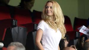 Figli, moglie, età, chi è tutto quello che c'è zlatan ibrahimovic, nato a malmo il 3 ottobre 1981, è un calciatore svedese. La Moglie Di Ibra Vuole Il Milan