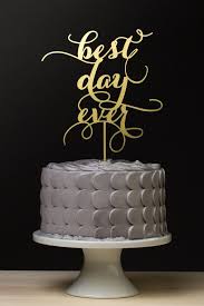 We share photos and ideas perfect for rustic, funny, modern, vintage, and nerdy cake toppers. 11 Modern Wedding Cake Toppers That Are Actually Cool Stylecaster