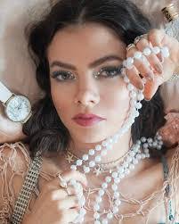 Paula Endres's Instagram, Twitter & Facebook