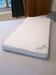 Der härtegrad h1, f1 oder soft gilt für matratzen, die für personen mit einem eigengewicht bis zu 50 kilogramm geeignet sind. Alvi Kinderbett Matratze Diana 50x100 Cm Babybettausstattung Matratzen Fur Babybetten Memorial Cards Ie