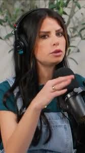 Annie Hubbard's Instagram, Twitter & Facebook