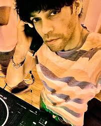 AECNDARK aka #SidneyPierreRobert 😬