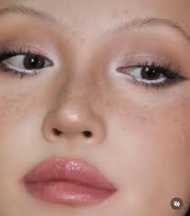 Fiona Vang (fionavang)