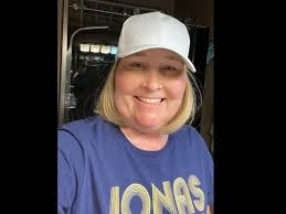 Karla Steen's Instagram, Twitter & Facebook