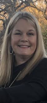 Erin Clapp's Instagram, Twitter & Facebook