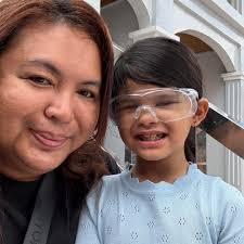 Kim Monreal's Instagram, Twitter & Facebook