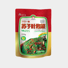 本格派 本格漬けキムチ 薬膳食材がたっぷり入っているので 発酵すると風味豊かなになり 三口一品 えごまの葉キムチ215g 最強のキムチ乳酸菌を作り出す 最新号掲載アイテム