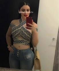 Aispuro, uyuşturucu kartelini yönetmede kocasıyla birlikte çalışmak ve onun hücresinden kazılmış tünel sayesinde. Emma Coronel Lo Que Hace La Esposa Del Chapo Guzman Mientras El Narcotraficante Busca Su Libertad Nnda Nnlt Gente Mag