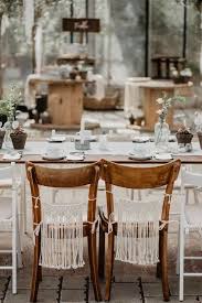 Die runde und verspielte form der rückenlehne ist das spezielle an dem. Stuhle Stuhl Tische Vintage Boho Hochzeit Vermietung Mieten In Bayern Sommerhausen Main Tisch Dekorieren Boho Hochzeit Tisch