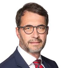 Louise Wallace, Europe