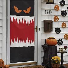 5 Easy Diy Halloween Decorations For Your Dorm Room Halloween Door Decorations Easy Diy Halloween Decorations Halloween Classroom