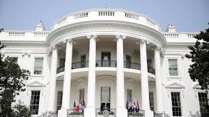 El todavía fiscal general tuvo palabras de agradecimiento hacia trump, al que alabó por sus logros en la casa blanca. Interceptan Un Sobre Con La Toxina Ricina Dirigido A La Casa Blanca