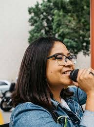 Robin Rosenzweig's Instagram, Twitter & Facebook