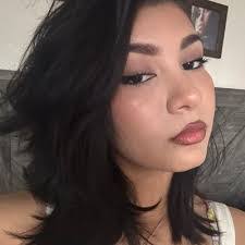 Alyssa Blake's Instagram, Twitter & Facebook