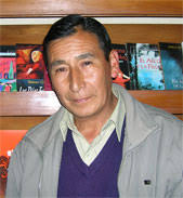 Bibliotecas comunales: Las huellas de un maestro apurimeño<br>Entrevista a Luis  Rivas Loayza