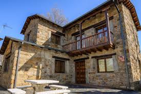 A 1,5 km del lago de sanabria. Casa De 8 Plazas Sanabria Rurales