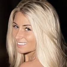 Ann June's Instagram, Twitter & Facebook