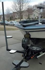 A boat or boat trailer with a width between 102 and 120 inches is permitted to be towed as long as the boat or trailer is equipped with two operable amber lamps on the widest point to clearly mark outside dimensions. Trailer Steps Skeeter Boats In Depth Outdoors