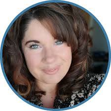 Lora Clark's Instagram, Twitter & Facebook