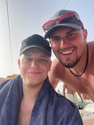 照片中好像找不到你呢…原來他們自拍啦～🤣🤣