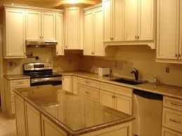 Can Anyone Show Me Creamy Or Ivory Cabinets With Glaze Kitchens Kitchen Cabinets Pictures Cream Kitchen Cabinets Glazed Kitchen Cabinets