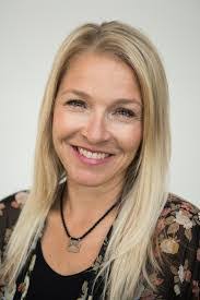 Tracy Loos's Instagram, Twitter & Facebook