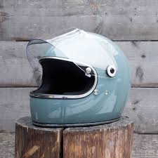 Shop the industry's best helmets from bestselling brands like bell, biltwell, shoei, and hjc. Pin On Vespa
