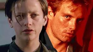 Por que eu não acredito que Kyle Reese era originalmente o pai de John :  r/Terminator