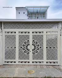 Pintu pagar rumah lantai 2. Inspirasi Pagar Rumah Minimalis Model Laser Cutting Yang Trendy Dan Populer 2021 Helloshabby Com Interior And Exterior Solutions